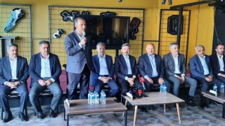 AK Parti, basın mensuplarıyla bir araya geldi