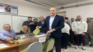 AK Parti Genel Başkanvekili Numan Kurtulmuş oyunu kullandı