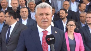 AK Parti Grup Başkan Vekili Akbaşoğlundan İmamoğluna tepki: “Bütün pazarcı esnafından özür dilemeye davet ediyorum”
