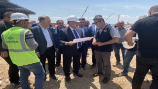 AK Parti heyeti deprem konutlarının inşaat alanını inceledi