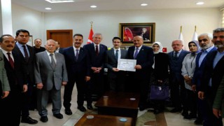 AK Parti Milletvekili Karaman mazbatasını aldı