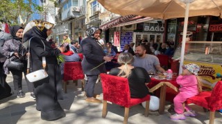 AK Parti Vekil Adayı Öztürk, Maltepelilerle buluştu, esnafı ziyaret etti