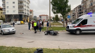 Aksarayda otomobil ile motosiklet çarpıştı: 2 yaralı