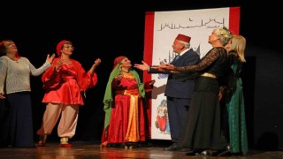 Aktif yaşlılardan müzikal komedi