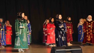 Akyurtta bindallı defilesi düzenlendi