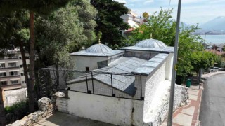 Alanya Kalesinin önemli tarihi değerlerinden Sitti Zeyneb Türbesinin çatısı onarıldı