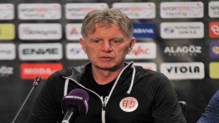 Alfons Groenendijk: “3 puan alabilecekken 1 puanla sahadan ayrılmayı hazmedemiyorum”