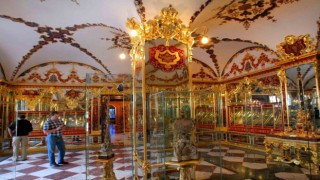 Almanyada 130 milyon dolarlık müze soygununda 5 kişiye hapis cezası