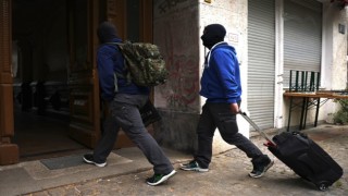Almanyada iklim aktivistlerine polis baskını