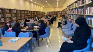 Altınovada anneler çocuklarıyla kitap okudu