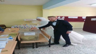 Amasyada gelinle damat oy kullanıp düğüne geçti