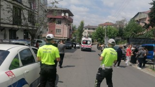 Aniden yola çıkan 8 yaşındaki çocuğa otomobil çarptı
