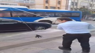 Ankarada vatandaşlar caddelerde oluşan sulara oltalarını salladı