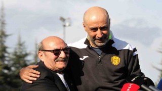 Ankaragücünden, ağlayan taraftarına doğum günü jesti