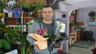 Anneler Günü ile seçim günü aynı tarihe denk geliyor