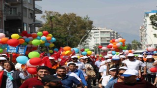 Antalya caddelerinde ENFEST coşkusu