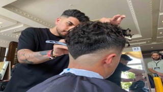 Antalyada kuaförler 100 bin lira ödül için ter döktü