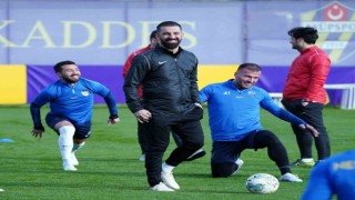 Arda Turana Türk Futboluna Katkı ödülü