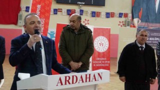 Ardahandaki amatör spor kulüplerine ayni ve nakdi yardım yapıldı