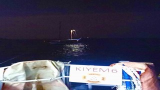 Arıza yapan 17 metrelik tekneyi KIYEM ekipleri kurtardı