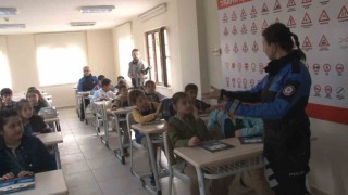 Arnavutköyde ilkokul öğrencilerine uygulamalı trafik eğitimi