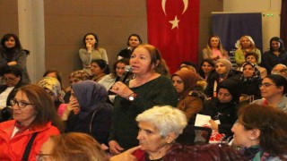 Ataşehirli kadınlar haklarını konuşmak için bir araya geldi