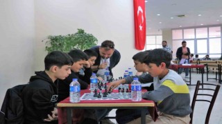 Aydın Büyükşehir Belediyesinin satranç turnuvasına yoğun ilgi