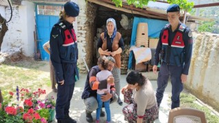 Aydında jandarma ekipleri şehit ailelerini yalnız bırakmıyor