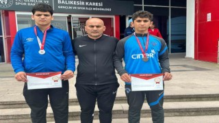 Aydınlı güreşçiler Türkiye şampiyonasından başarıyla döndü