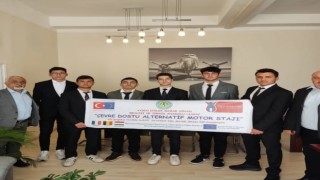 Aydınlı öğrenciler yurtdışında elektrikli ve hibrit araçlar üzerine staj yaptı