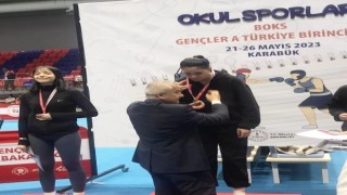 Aydınlı sporcular madalyalara doymuyor