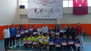 Badminton turnuvasında Aydını başarıyla temsil ettiler