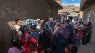 Bağlar Belediye Başkanı Beyoğlu, vatandaşlarla bir araya gelmeye devam ediyor