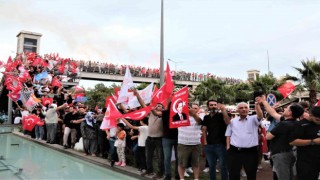 Bakan Çavuşoğlundan zafer konuşması: “Bu millet sana güvenmiyorsa dön aynaya bak. Kaç seçimdir kaybediyorsun”