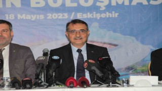 Bakan Dönmezden depremzedelere hakaret edenlere ağır sözler