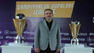 Bakan Kasapoğlu, Spor Toto Süper Lig ve 1. Lig kupalarının tanıtımına katıldı