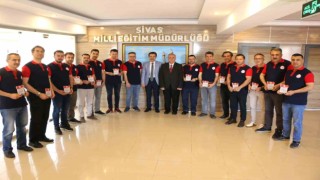 Bakan Özerden Sivas AKUBa plaket