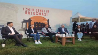 Bakan Varank ve Bakan Kasapoğlu İzmirde gençlerle buluştu