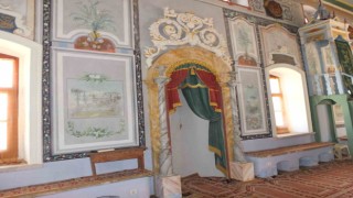 Balıkesirde tarihi resimli cami ilgi odağı oldu