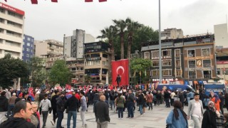 Balıkesirde vatandaşlar Erdoğanın zaferini kutlamaya başladı
