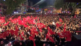 Bandırmada önce fener alayı sonra konser
