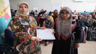Başarılı kursiyerlere sertifikaları verildi