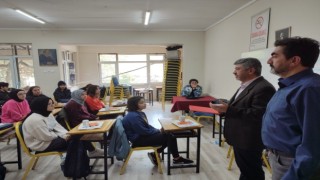Başkan Akçadurak, üniversiteye hazırlanan gençleri ziyaret etti
