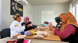 Başkan Altay Hatayda açılan KOMEKte depremzede kursiyerlerle buluştu