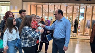 Başkan Altay şehir merkezinde esnaf ve vatandaşlarla buluştu