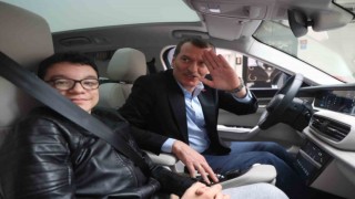 Başkan Arısoydan engelli Efe Tunahana Togg sürprizi