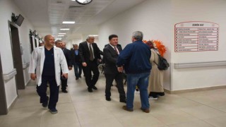 Başkan Bakkalcıoğlu, hastanede yatan hastaları ziyaret etti