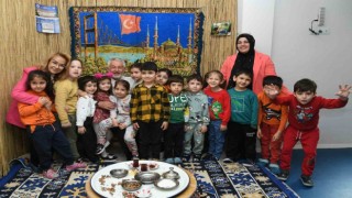 Başkan Başdeğirmen, minik öğrencilere masal anlattı