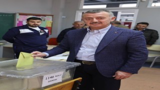 Başkan Büyükakın oyunu kullandı