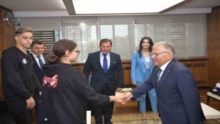 Başkan Büyükkılıç, genç milli sporcuları ağırladı